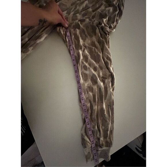 G By Giuliana Leopard Print Sleeveless Jersey Wrap Jumpsuit Beige Size Large - Picture 13 of 15